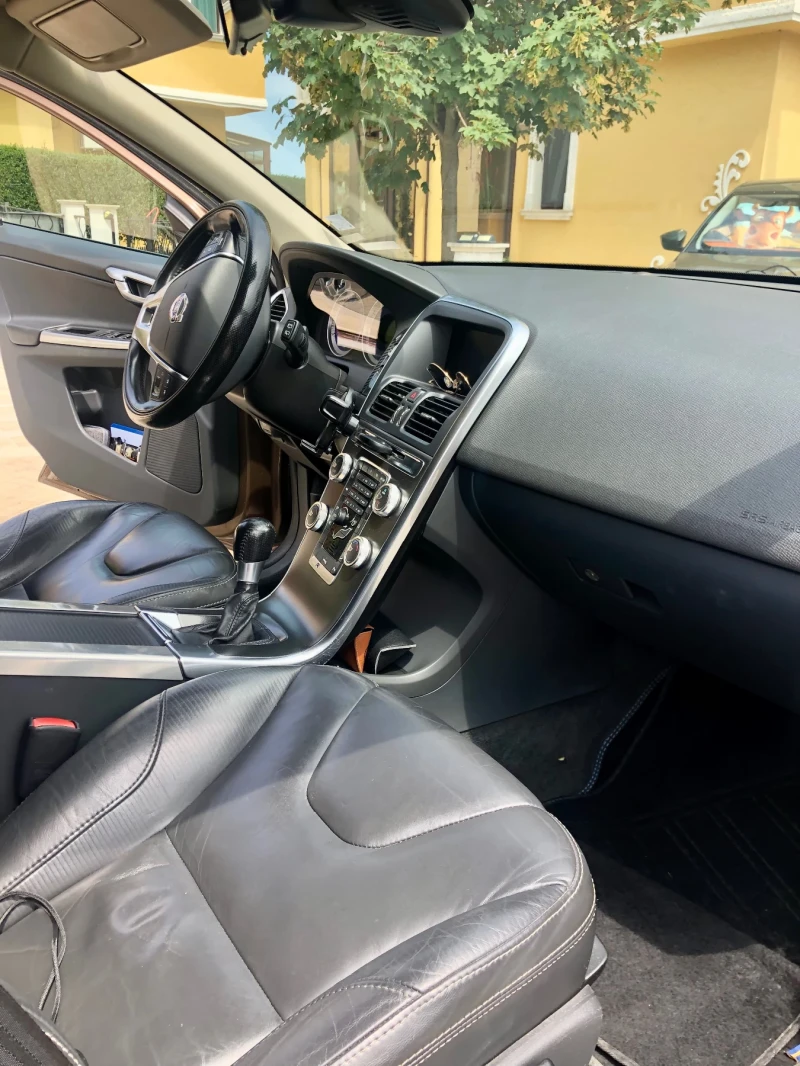 Volvo XC60 R Design, снимка 7 - Автомобили и джипове - 52650789
