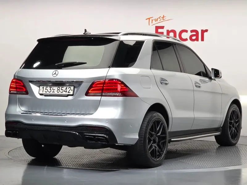 Mercedes-Benz GLE 350 D 4MATIC, снимка 2 - Автомобили и джипове - 55010938