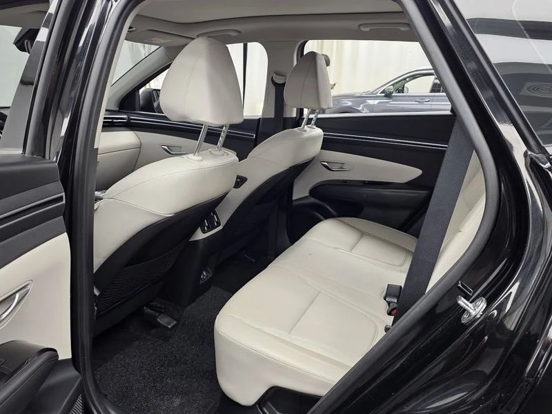 Hyundai Tucson 2WD| DIGITAL| 360| DIST| PANO| ОБДУХ| ПАМЕТ, снимка 12 - Автомобили и джипове - 55748155