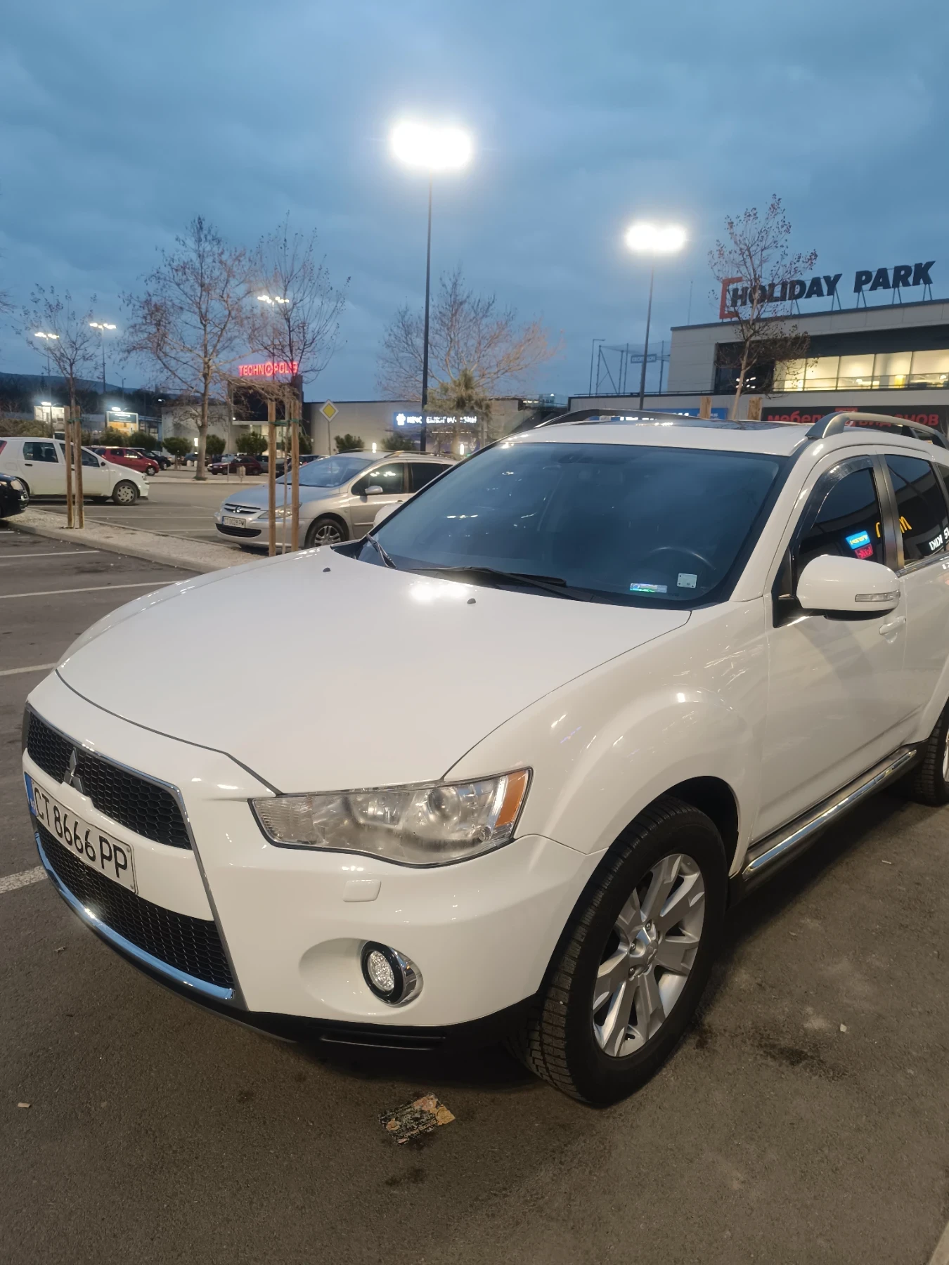Mitsubishi Outlander 2.4 4x4 - изображение 6