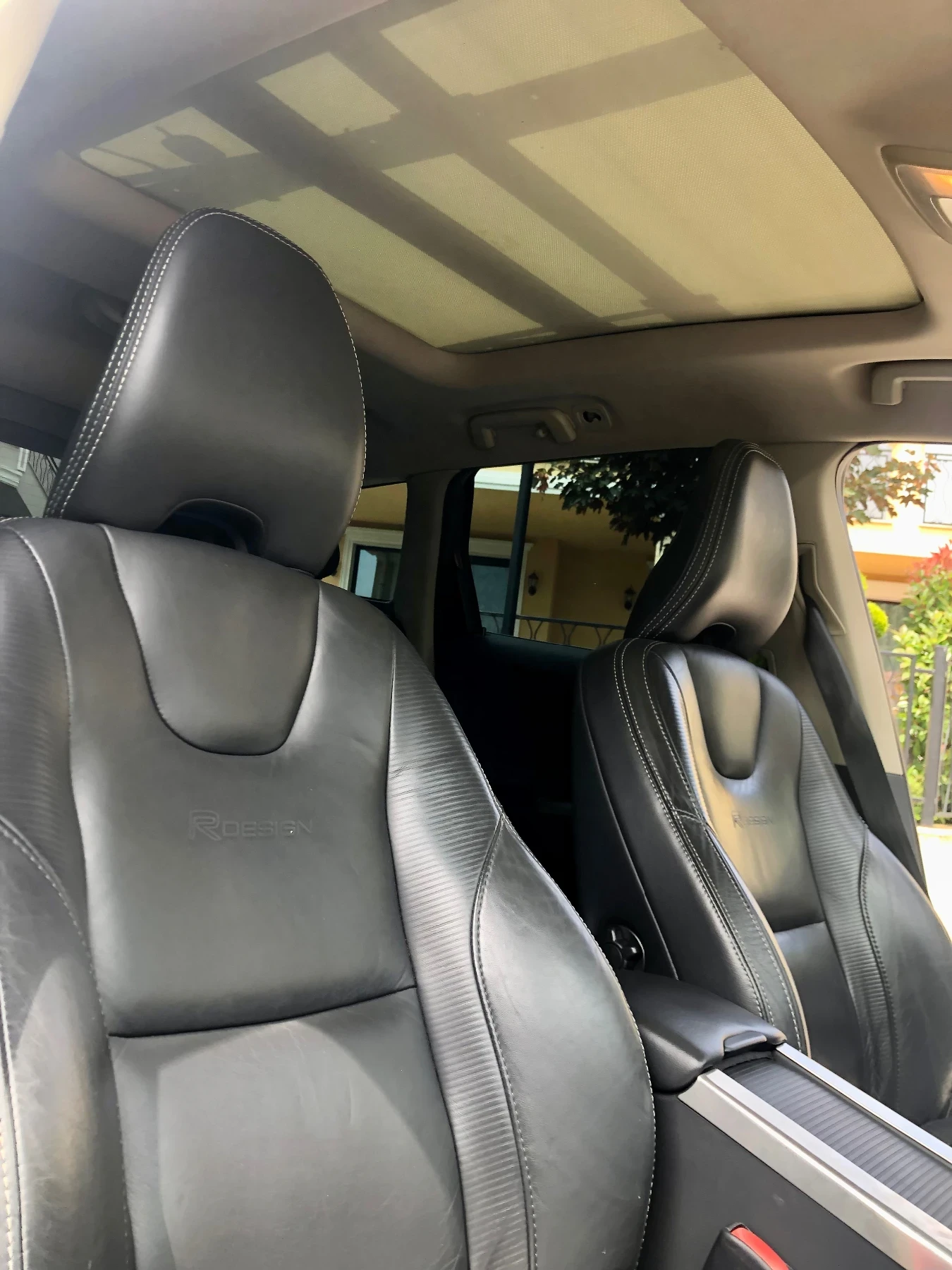 Volvo XC60 R Design - изображение 8