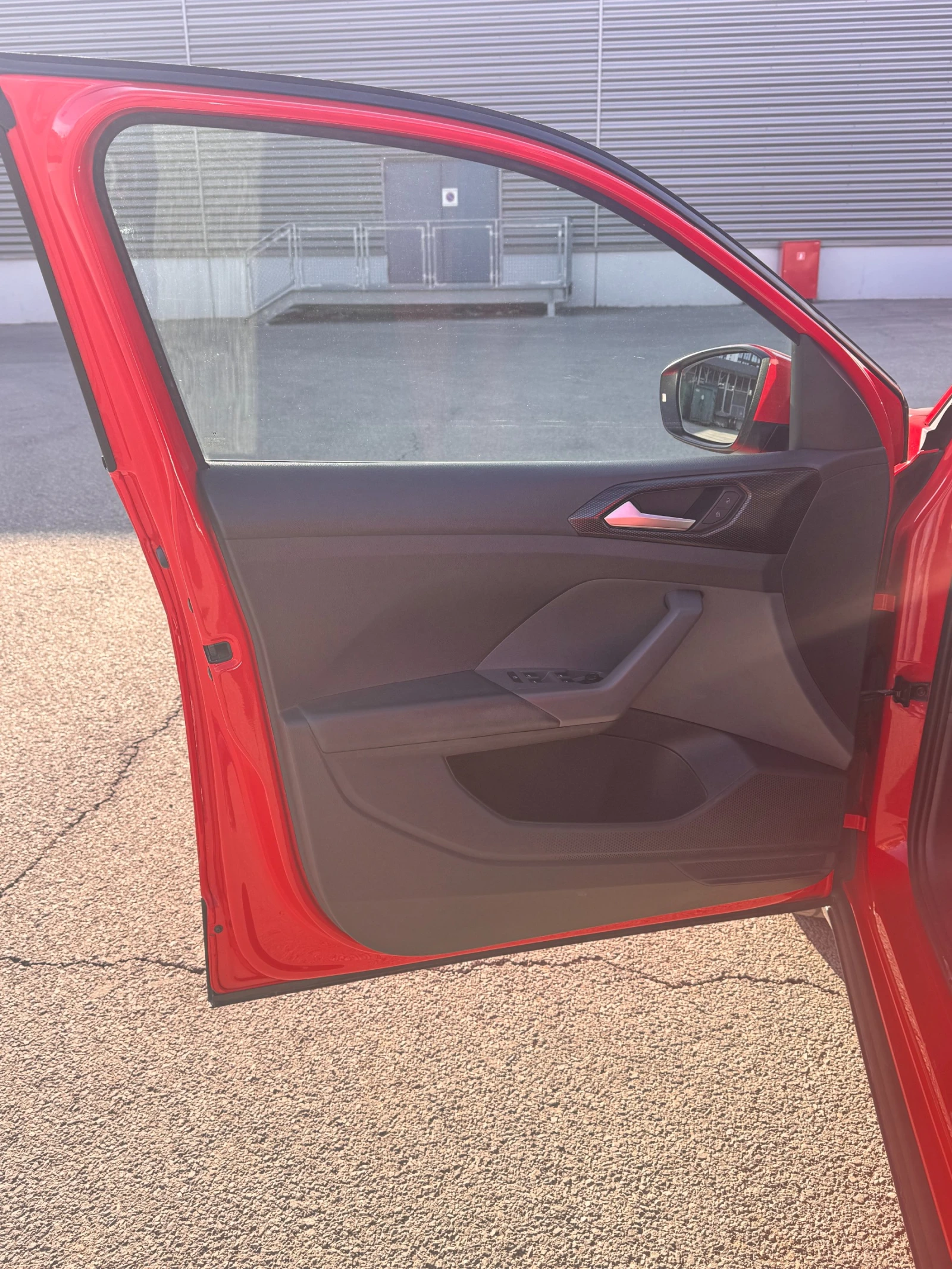 VW T-Cross 1.5 DSG 150hp Гаранция, снимка 8 - Автомобили и джипове - 53795147