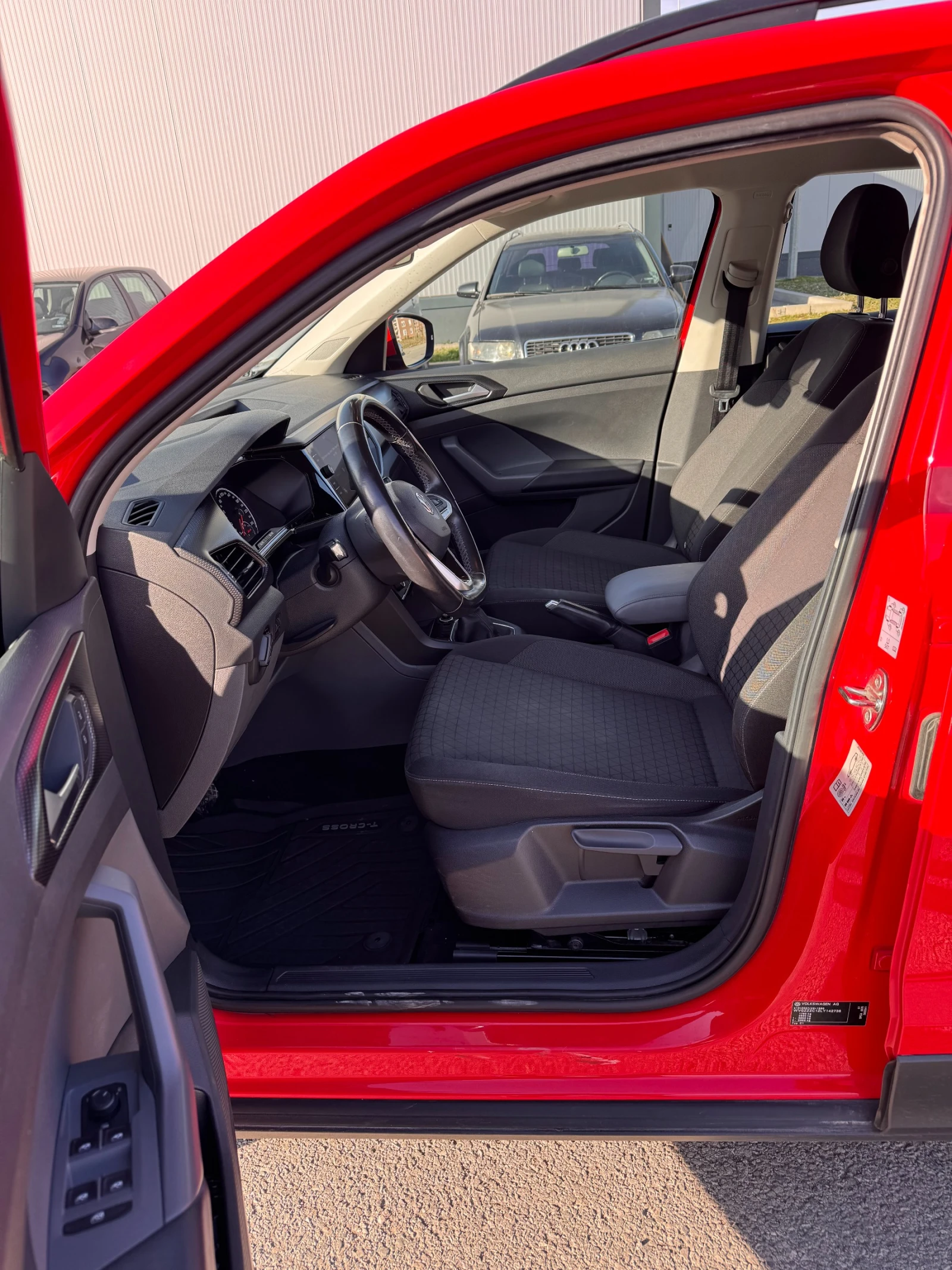 VW T-Cross 1.5 DSG 150hp Гаранция, снимка 9 - Автомобили и джипове - 53795147