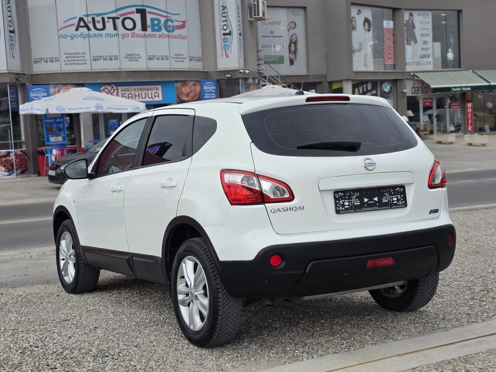 Nissan Qashqai 1.5 dci 110 k.c. PureDrive Топ Състояние , снимка 3 - Автомобили и джипове - 53902729