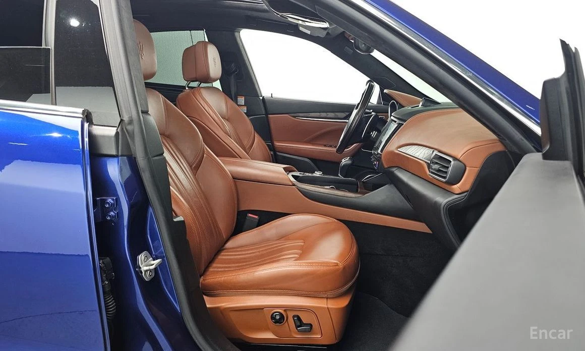 Maserati Levante, снимка 10 - Автомобили и джипове - 54399043