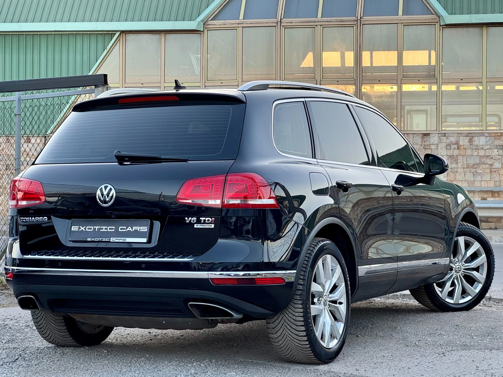 VW Touareg 3.0 TDI 4motin ! Exclusive ! FaceLift !, снимка 4 - Автомобили и джипове - 55032767