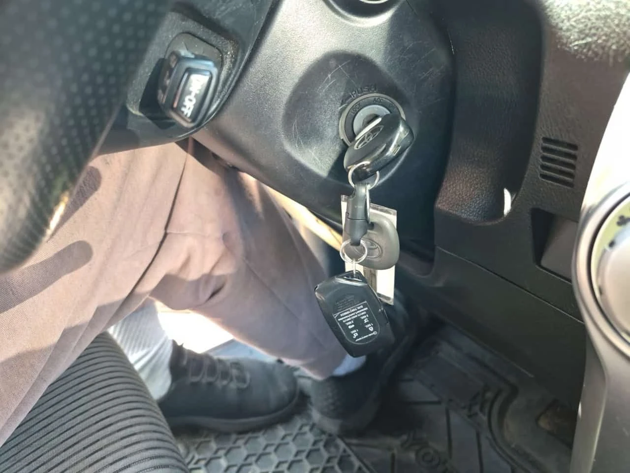 Toyota 4runner * SR5* АВТОКРЕДИТ БЕЗ ПЪРВОНАЧАЛНА ВНОСКА* , снимка 8 - Автомобили и джипове - 55613546