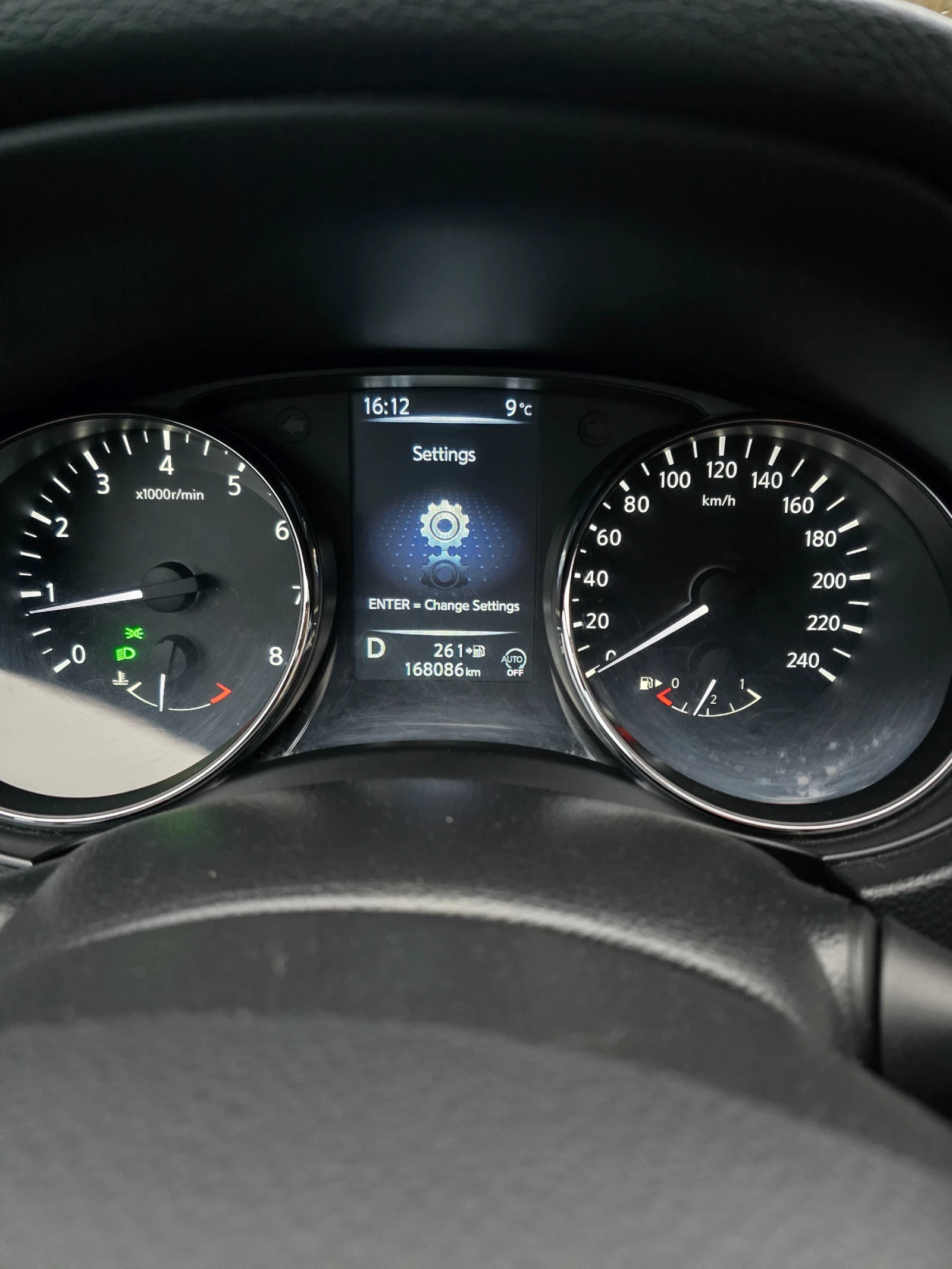 Nissan Qashqai, снимка 13 - Автомобили и джипове - 55737928