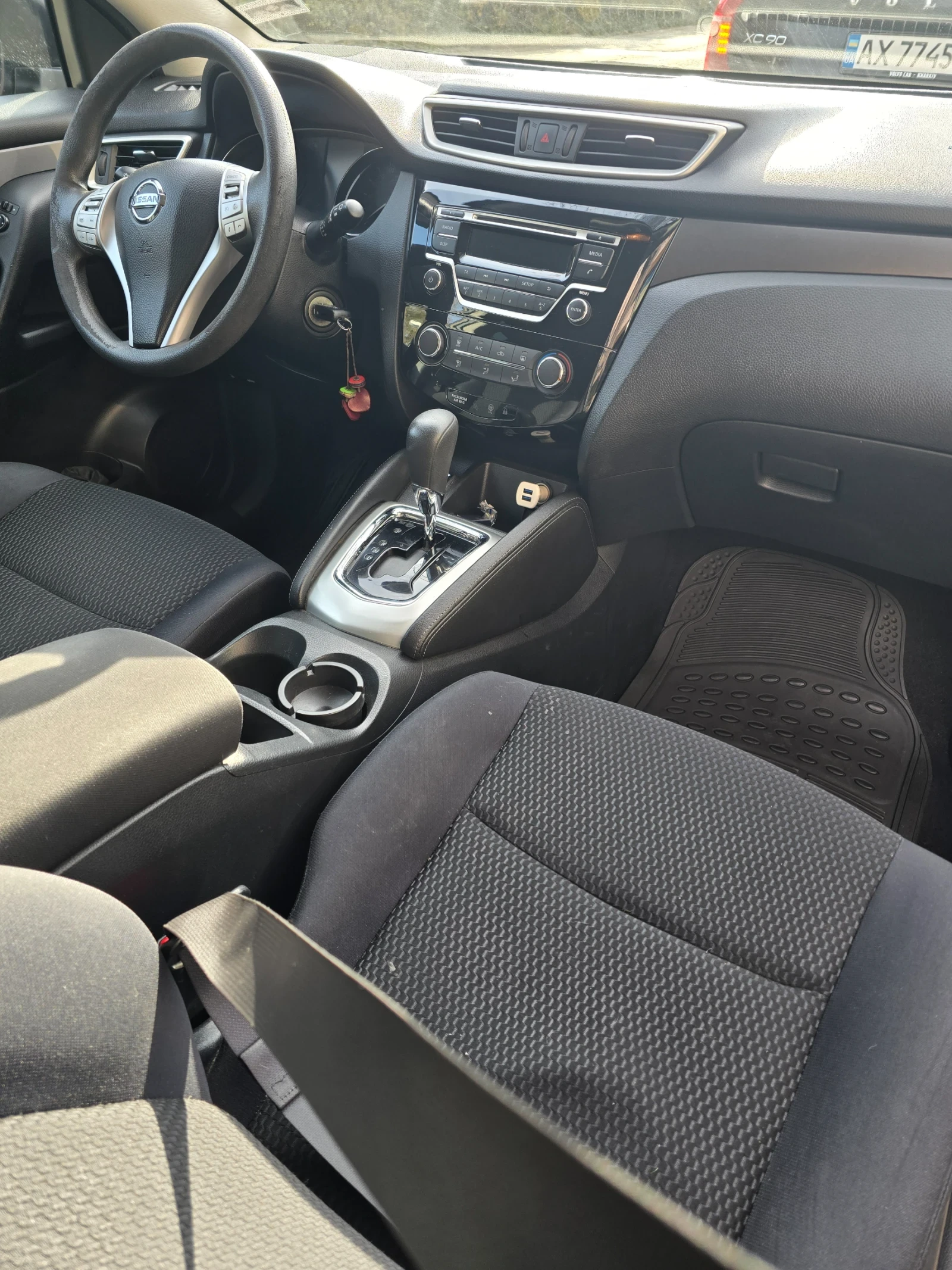 Nissan Qashqai, снимка 14 - Автомобили и джипове - 55737928