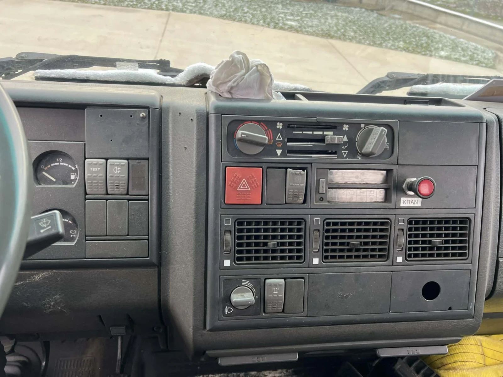 Iveco ML 120 E 18 с кран - изображение 10