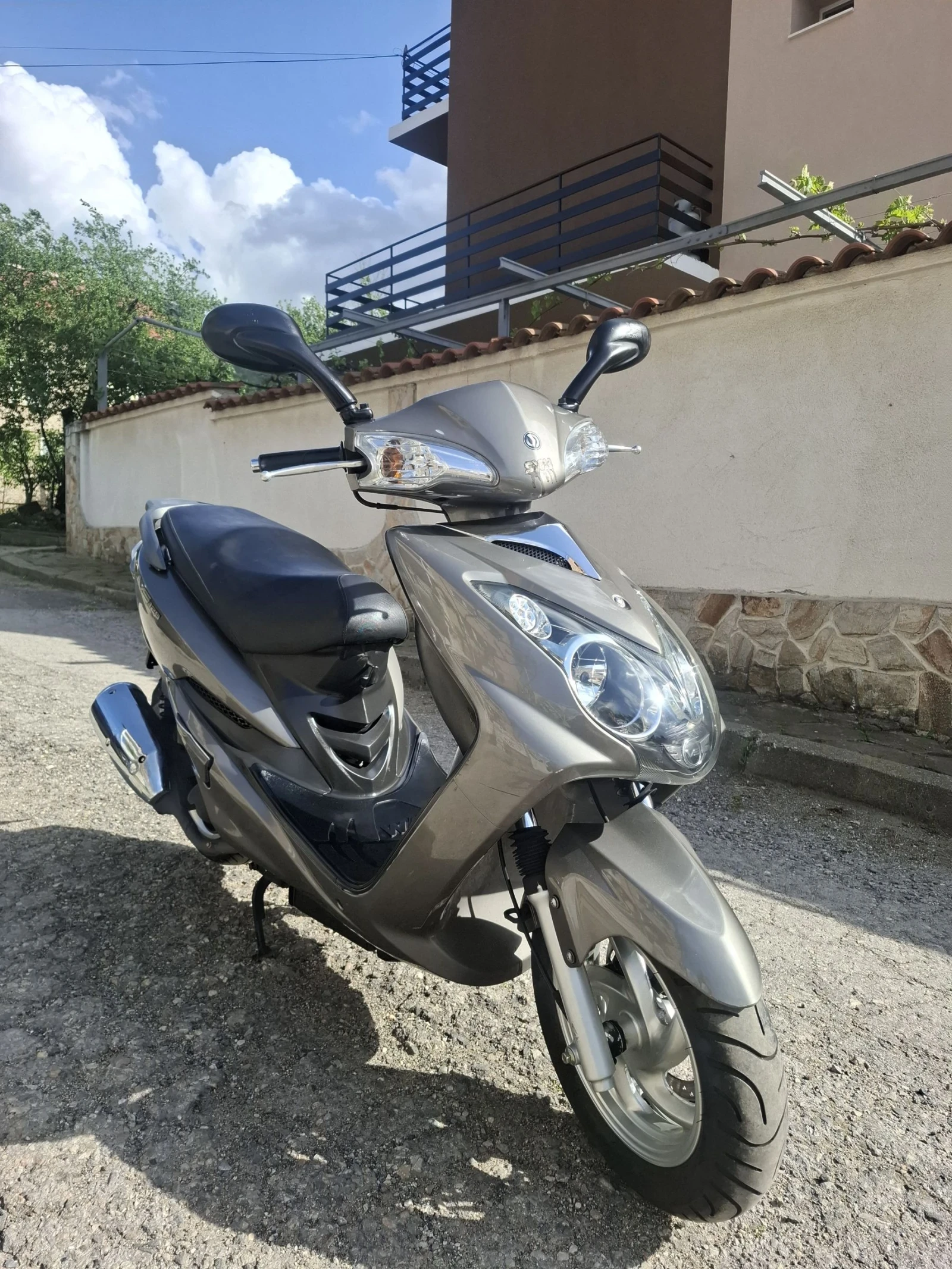 Sym VS SYM 125 VS 2008