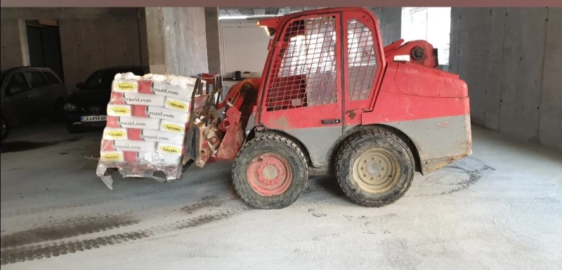 Мини челни товарачи JCB Robot 160