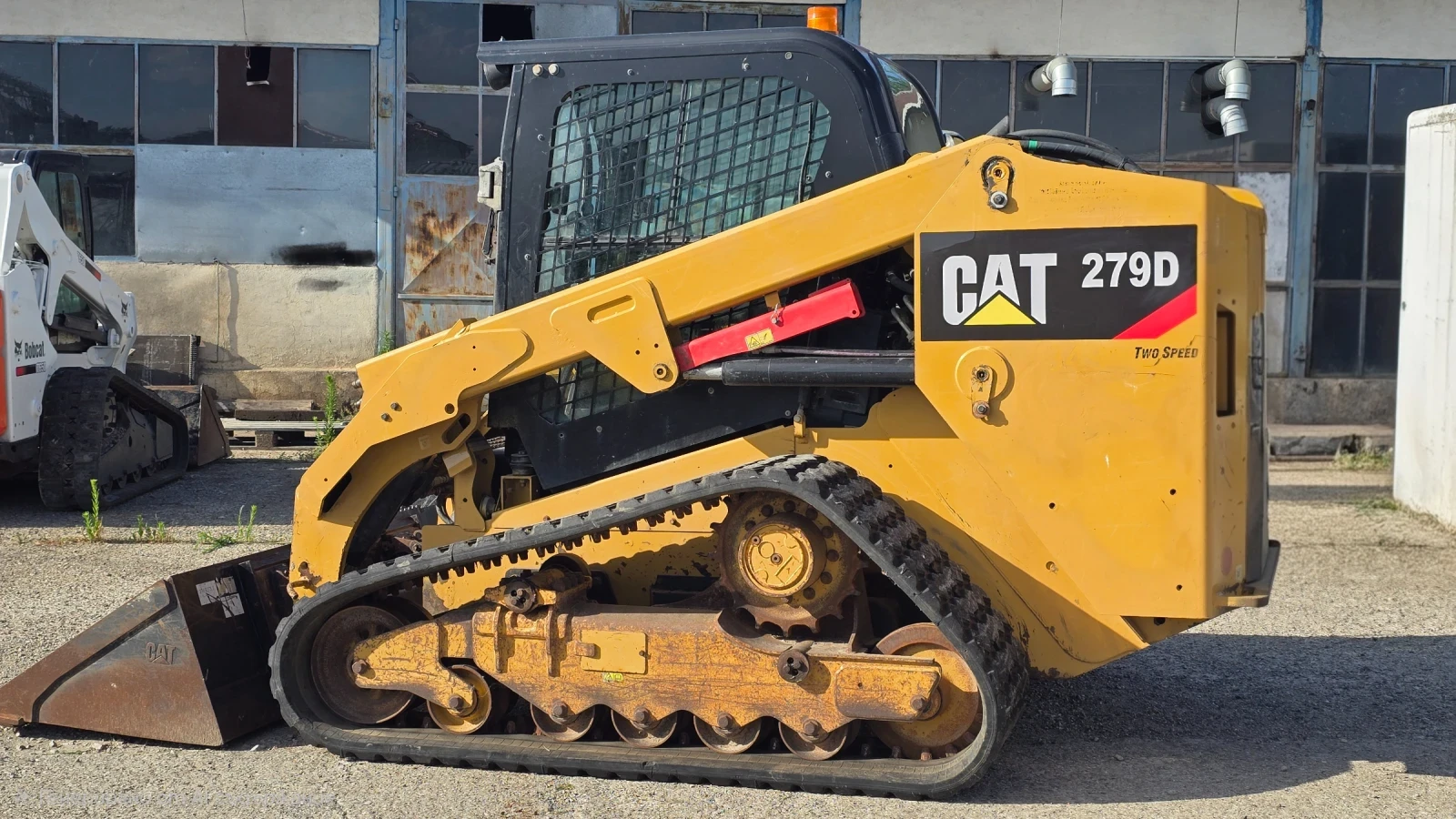 Мини челни товарачи Cat  279D, снимка 11 - Индустриална техника - 56115499