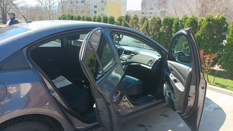 Chevrolet Cruze, снимка 5 - Автомобили и джипове - 47113338