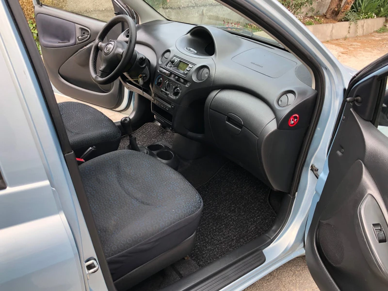 Toyota Yaris 1.3VVT-i ГАЗ, снимка 10 - Автомобили и джипове - 45768045