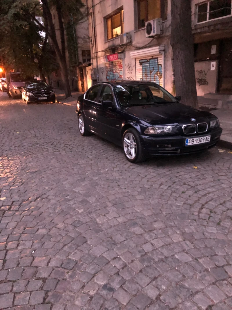 BMW 330, снимка 1 - Автомобили и джипове - 47430671