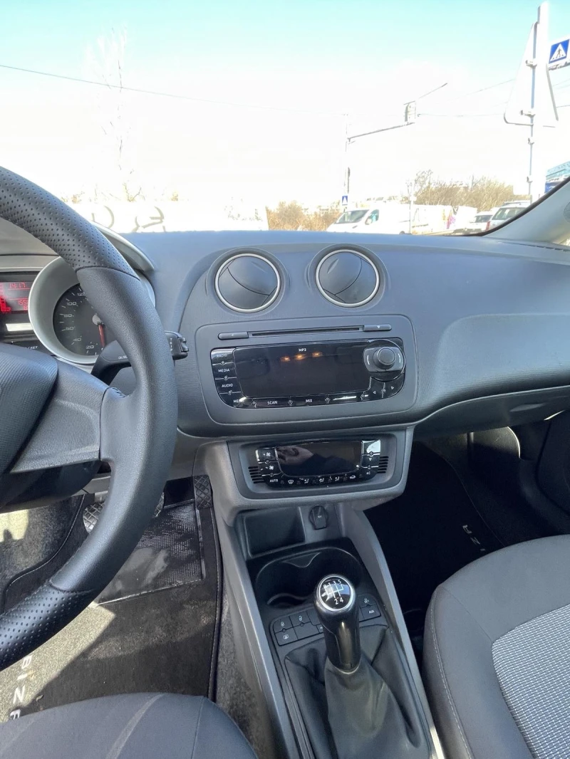 Seat Ibiza 1.6, снимка 7 - Автомобили и джипове - 47568937