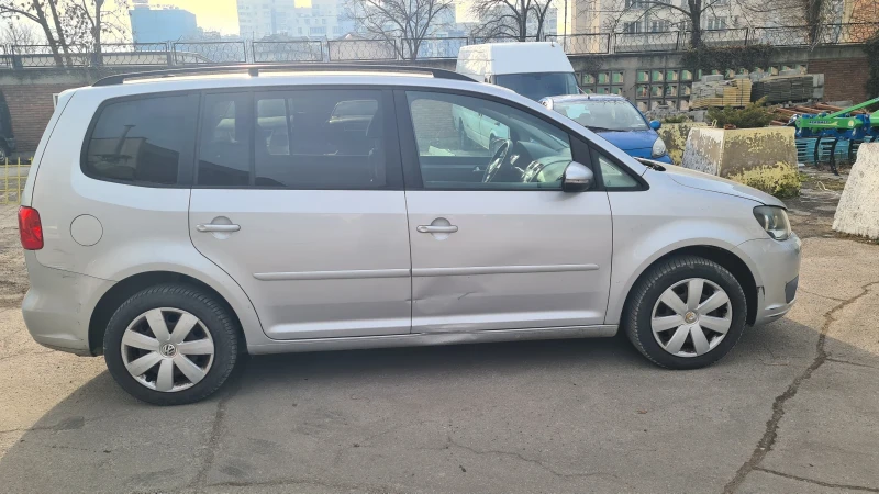 VW Touran Ecofuel , снимка 4 - Автомобили и джипове - 48415896