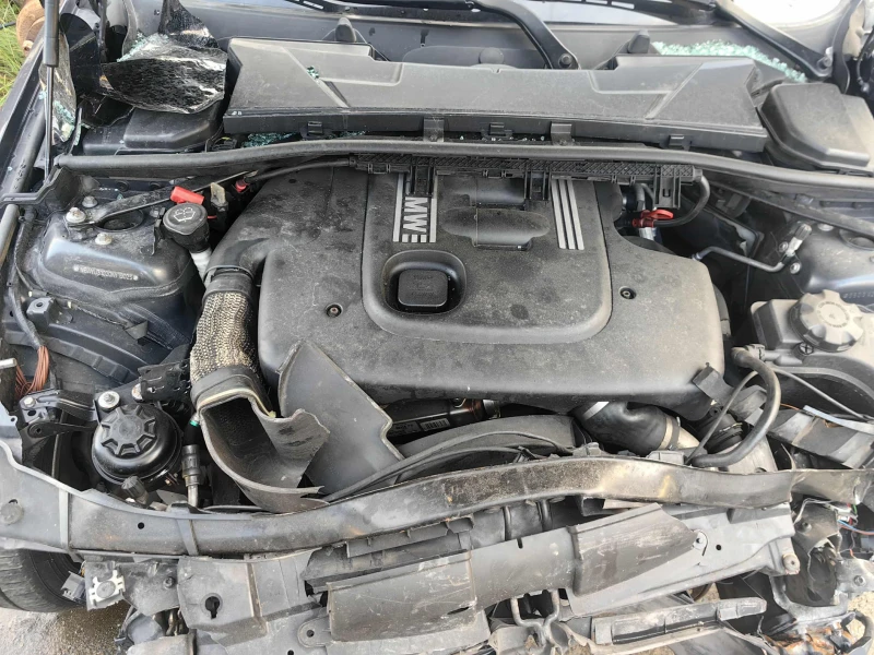 BMW 320 2.0D, снимка 6 - Автомобили и джипове - 51983294