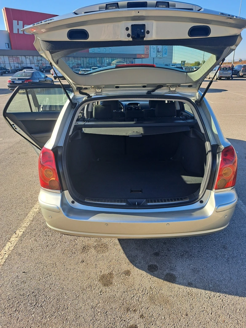 Toyota Avensis, снимка 13 - Автомобили и джипове - 52304917