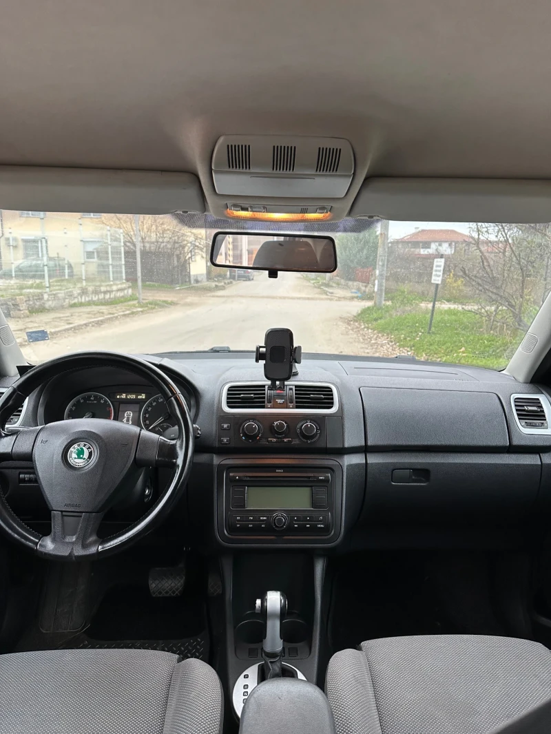 Skoda Fabia 1.6 AUTOMATIC, снимка 8 - Автомобили и джипове - 52906541