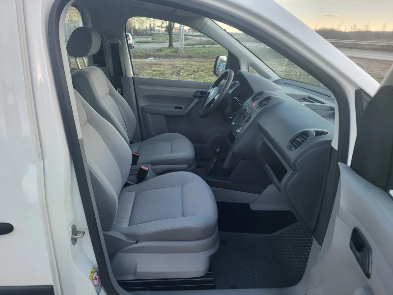 VW Caddy 1.9TDi MaxiVan, снимка 13 - Автомобили и джипове - 53114819