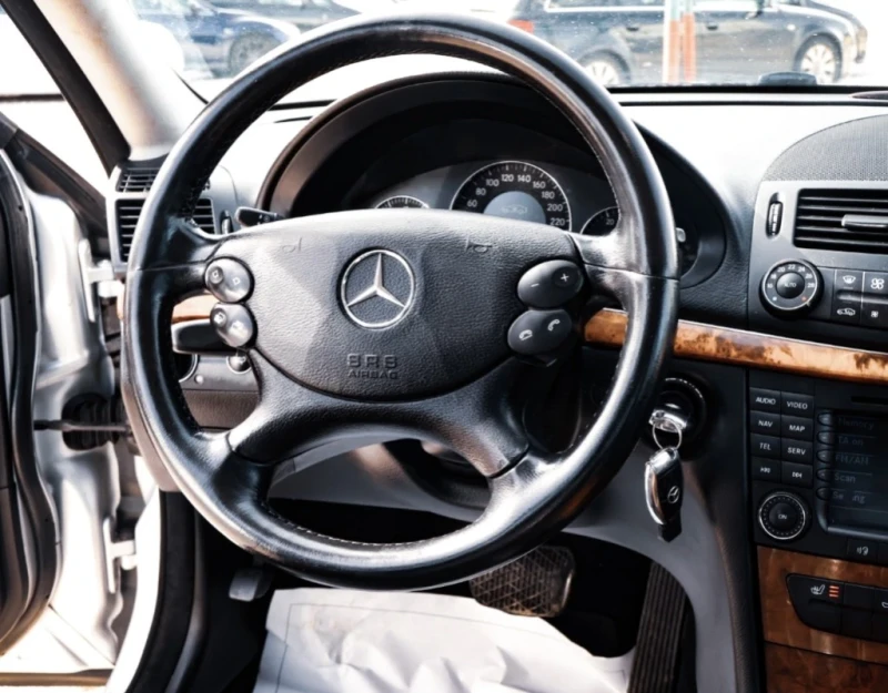 Mercedes-Benz E 280 CDI, снимка 12 - Автомобили и джипове - 53598206