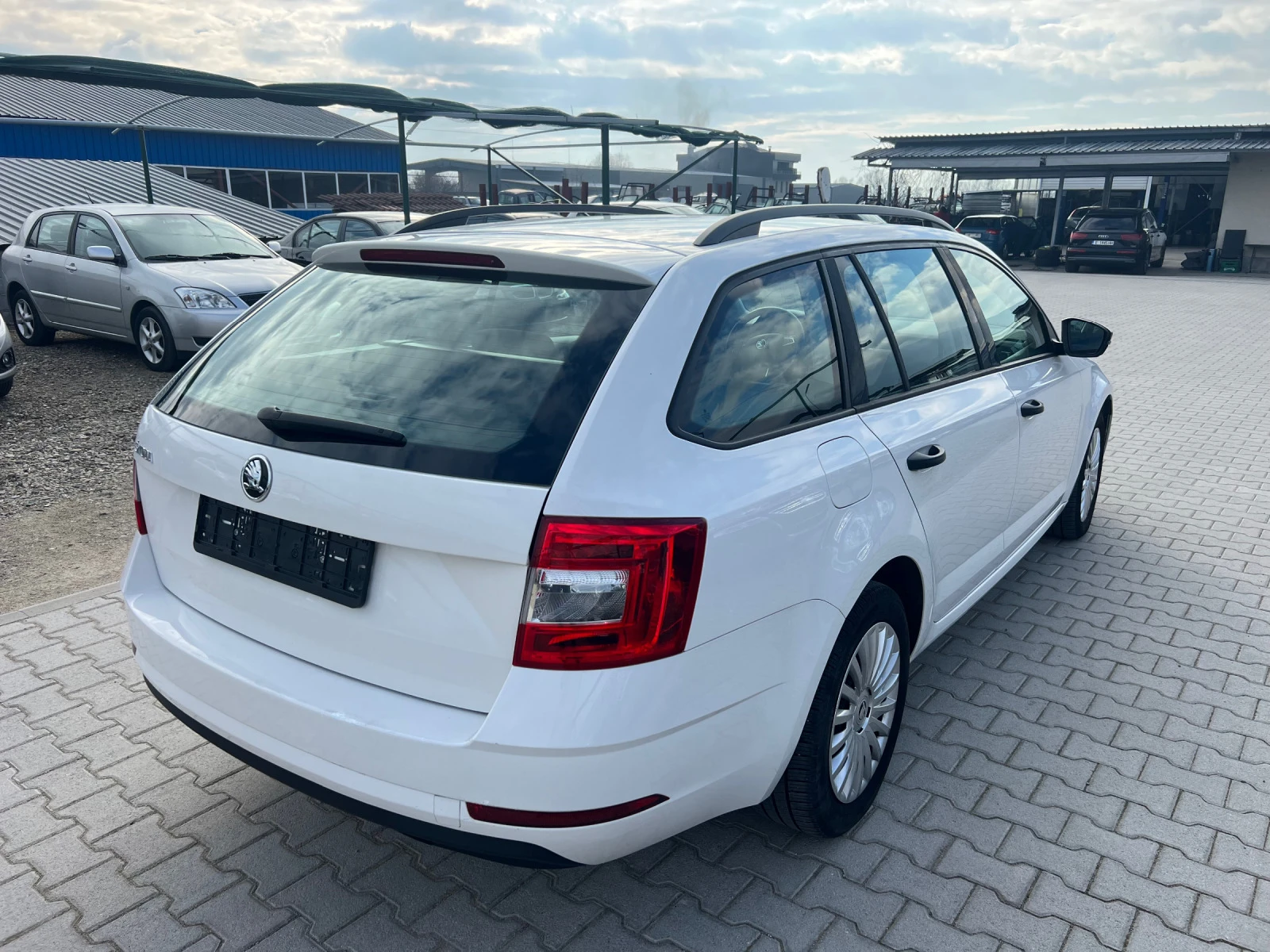 Skoda Octavia 1.6TDi Лизинг - изображение 6