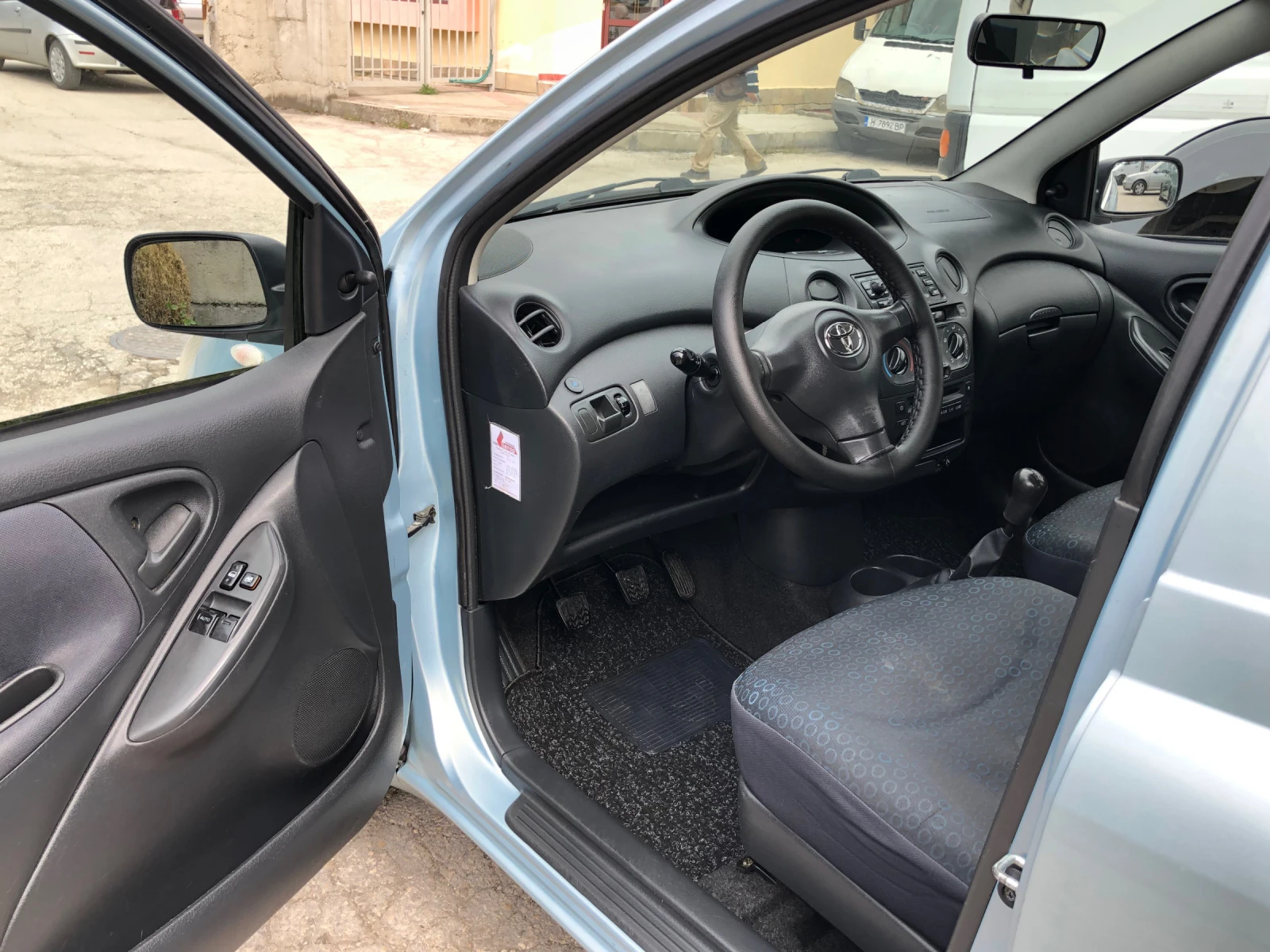 Toyota Yaris 1.3VVT-i ГАЗ - изображение 9