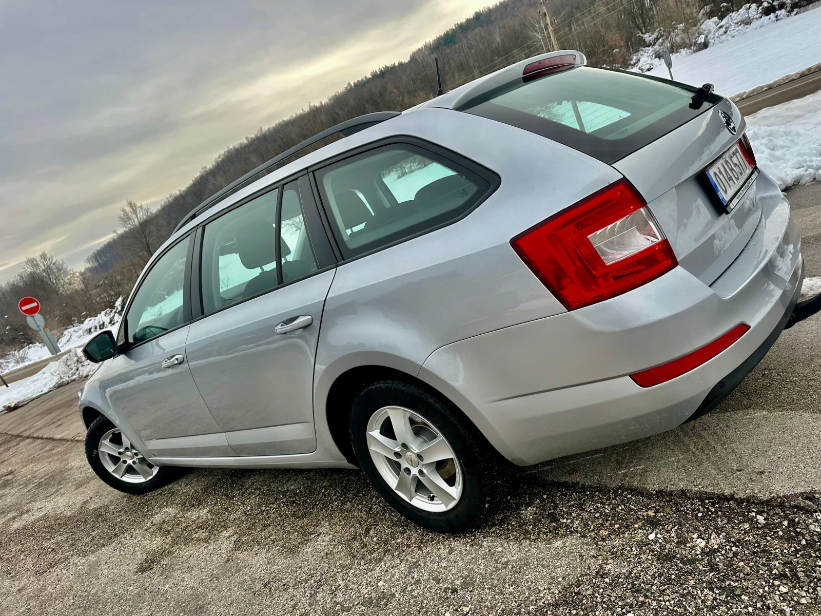 Skoda Octavia 1.6TDI* 4x4* REALNI KM*  - изображение 4