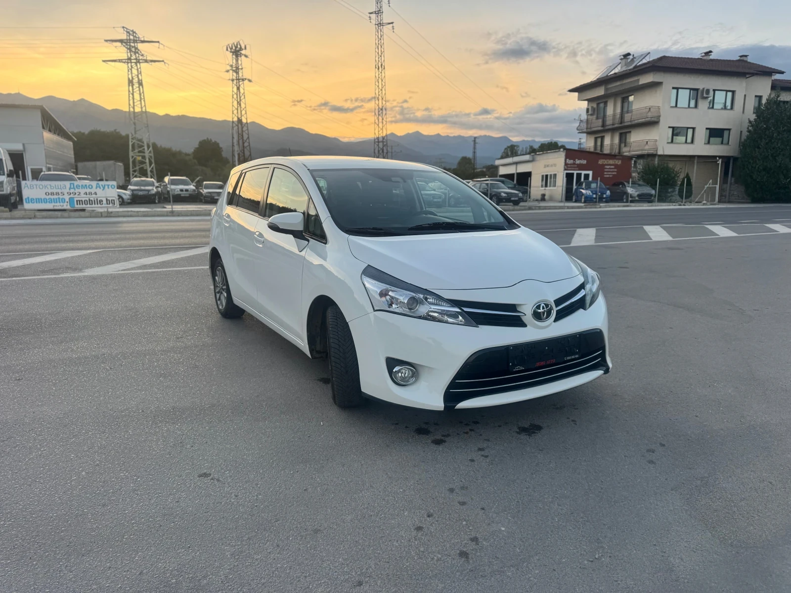 Toyota Verso d4d  6+ 1 - изображение 2