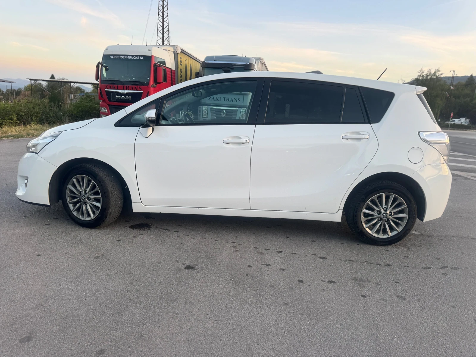 Toyota Verso d4d  6+ 1 - изображение 7