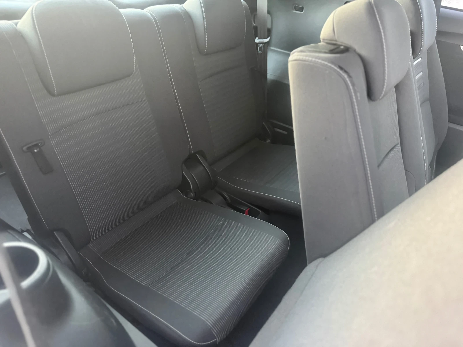 Toyota Verso d4d  6+ 1 - изображение 9