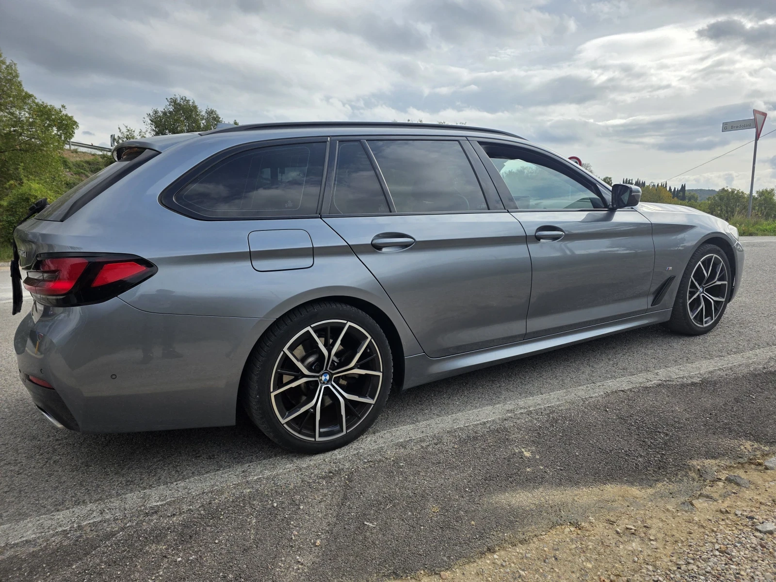 BMW 520 2.0D M.SPORT HYBRIDA  - изображение 4