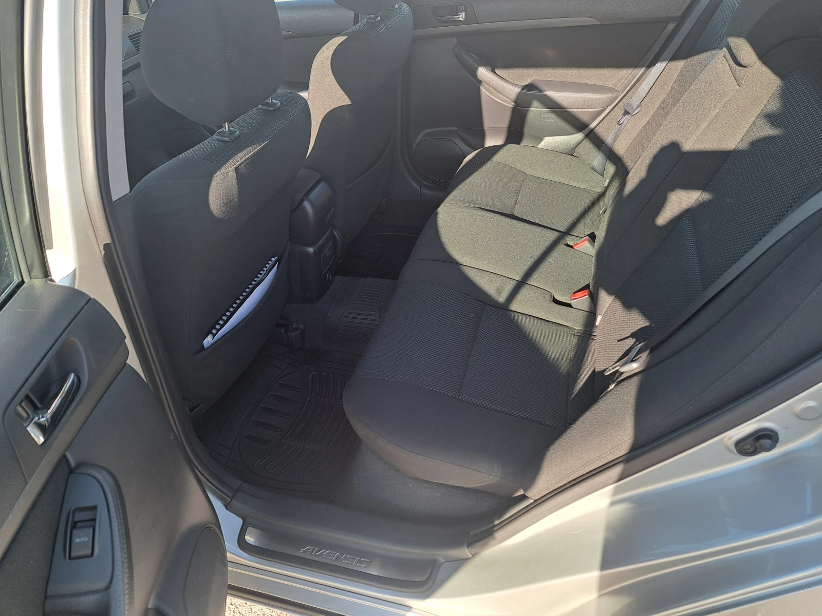Toyota Avensis  - изображение 9