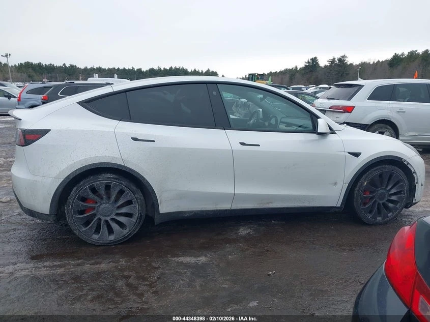 Tesla Model Y Performance Dual Motor All-Wheel Drive, снимка 13 - Автомобили и джипове - 53960296