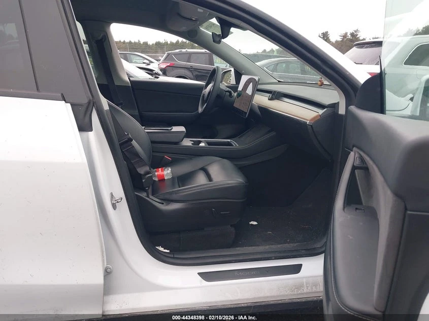 Tesla Model Y Performance Dual Motor All-Wheel Drive, снимка 5 - Автомобили и джипове - 53960296