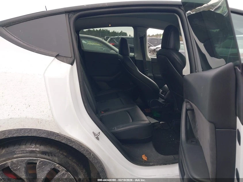 Tesla Model Y Performance Dual Motor All-Wheel Drive, снимка 8 - Автомобили и джипове - 53960296