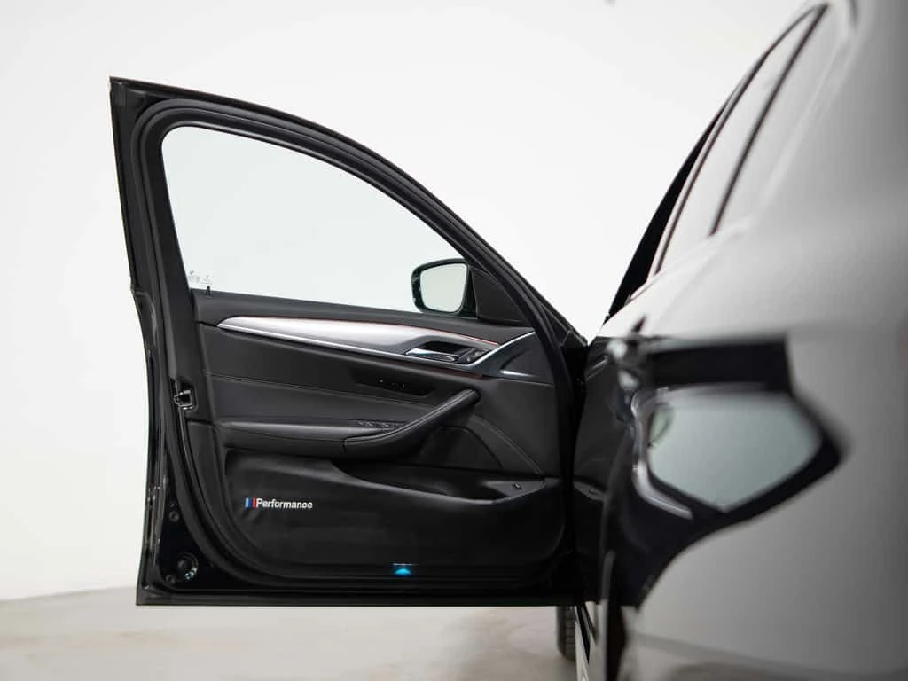 BMW 530 * 530i | M SPORT | XDRIVE | PREMIUM PKG | 19 IN * , снимка 9 - Автомобили и джипове - 53975472