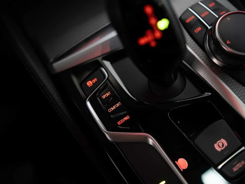 BMW 530 * 530i | M SPORT | XDRIVE | PREMIUM PKG | 19 IN * , снимка 15 - Автомобили и джипове - 53975472