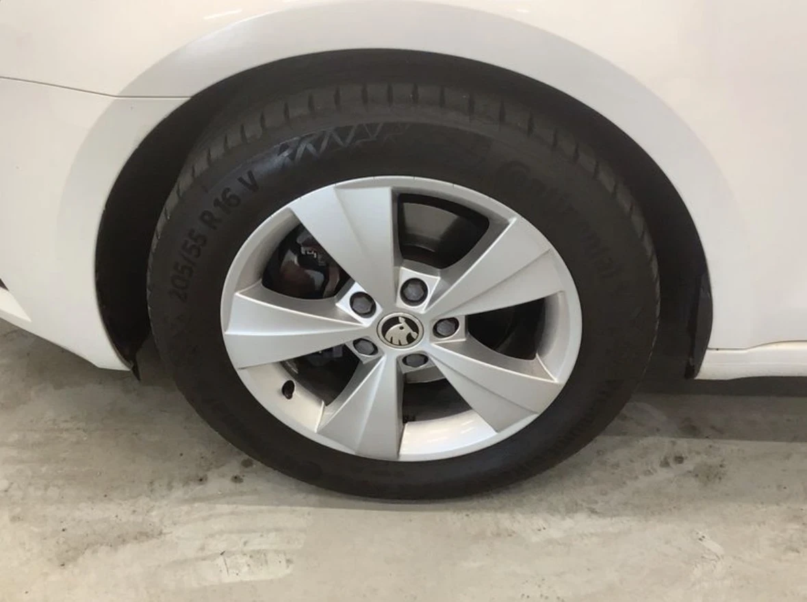 Skoda Octavia 1.5G-TEC Avtomatik , снимка 4 - Автомобили и джипове - 54659128