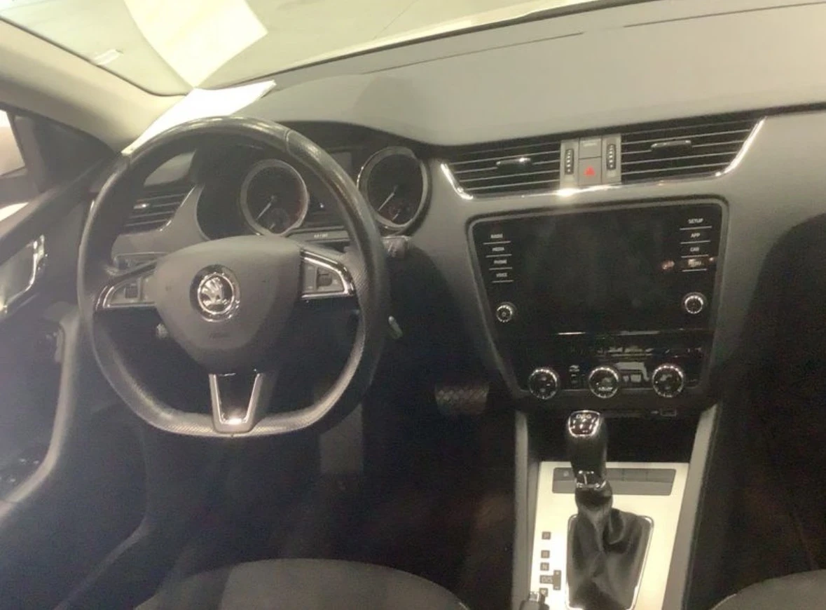 Skoda Octavia 1.5G-TEC Avtomatik , снимка 10 - Автомобили и джипове - 54659128