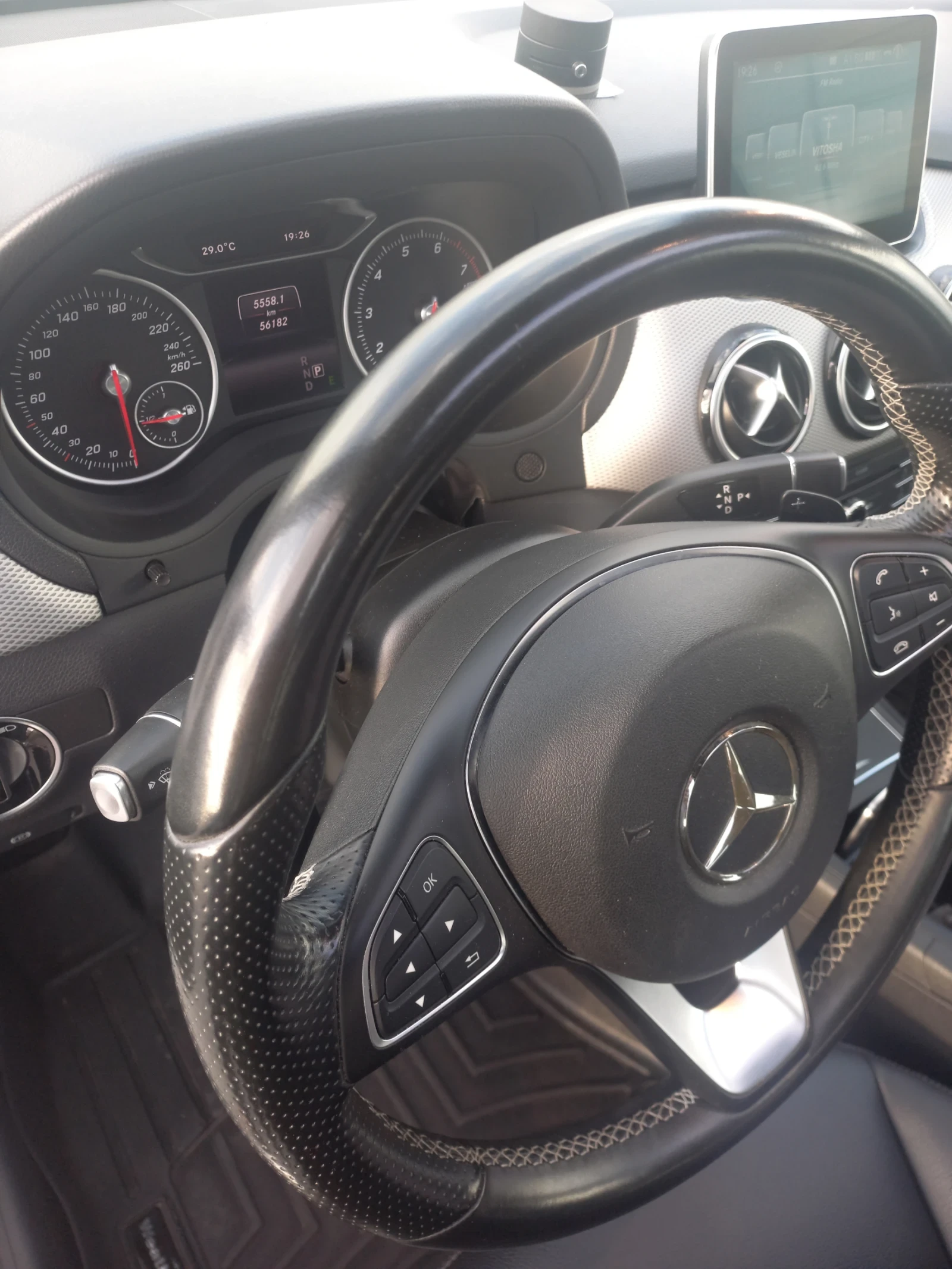 Mercedes-Benz B 250, снимка 9 - Автомобили и джипове - 54742372