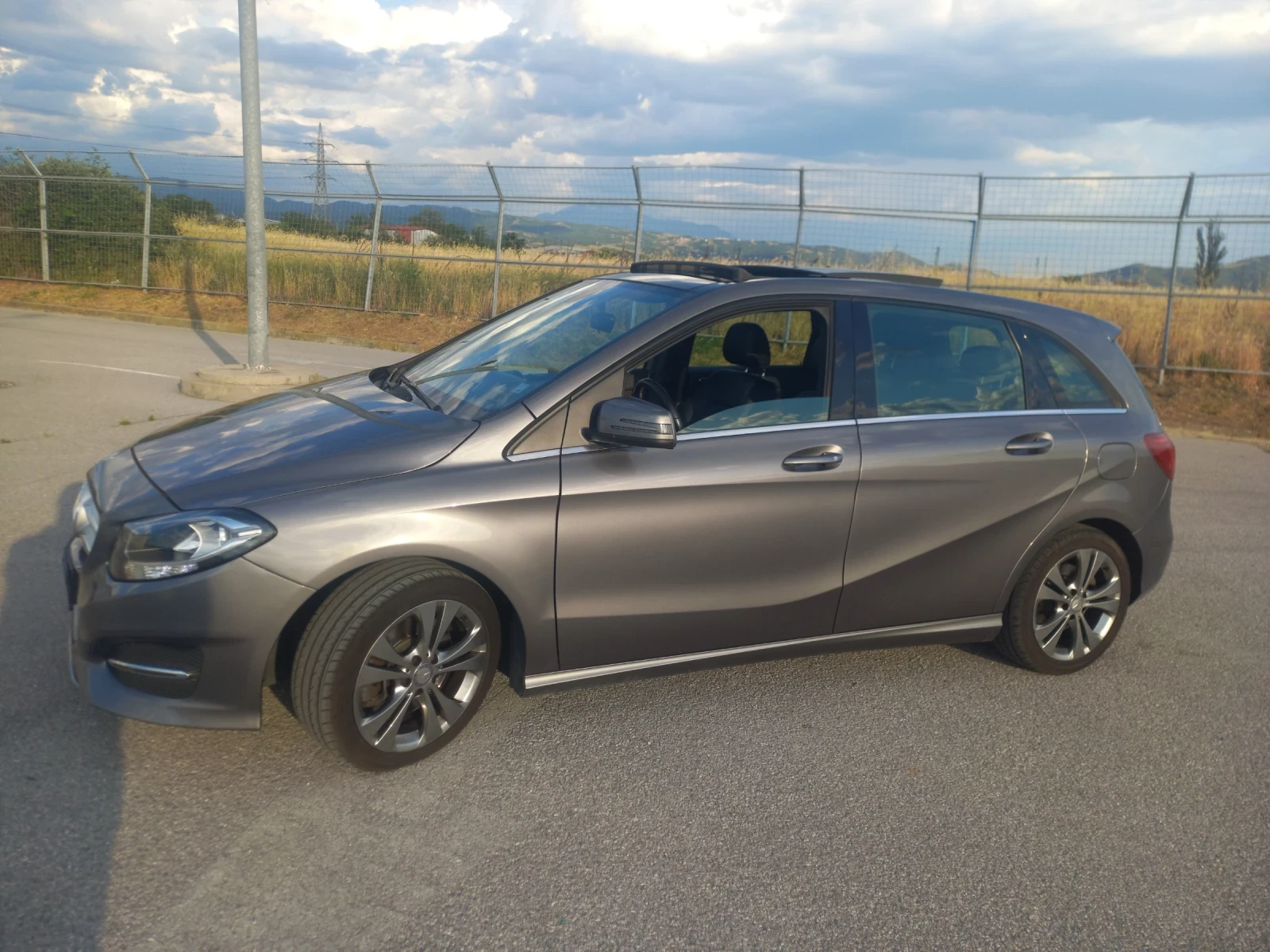 Mercedes-Benz B 250, снимка 3 - Автомобили и джипове - 54742372