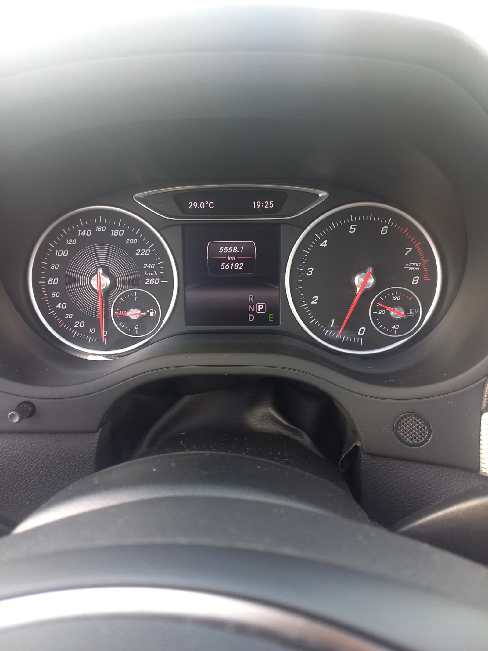 Mercedes-Benz B 250, снимка 11 - Автомобили и джипове - 54742372