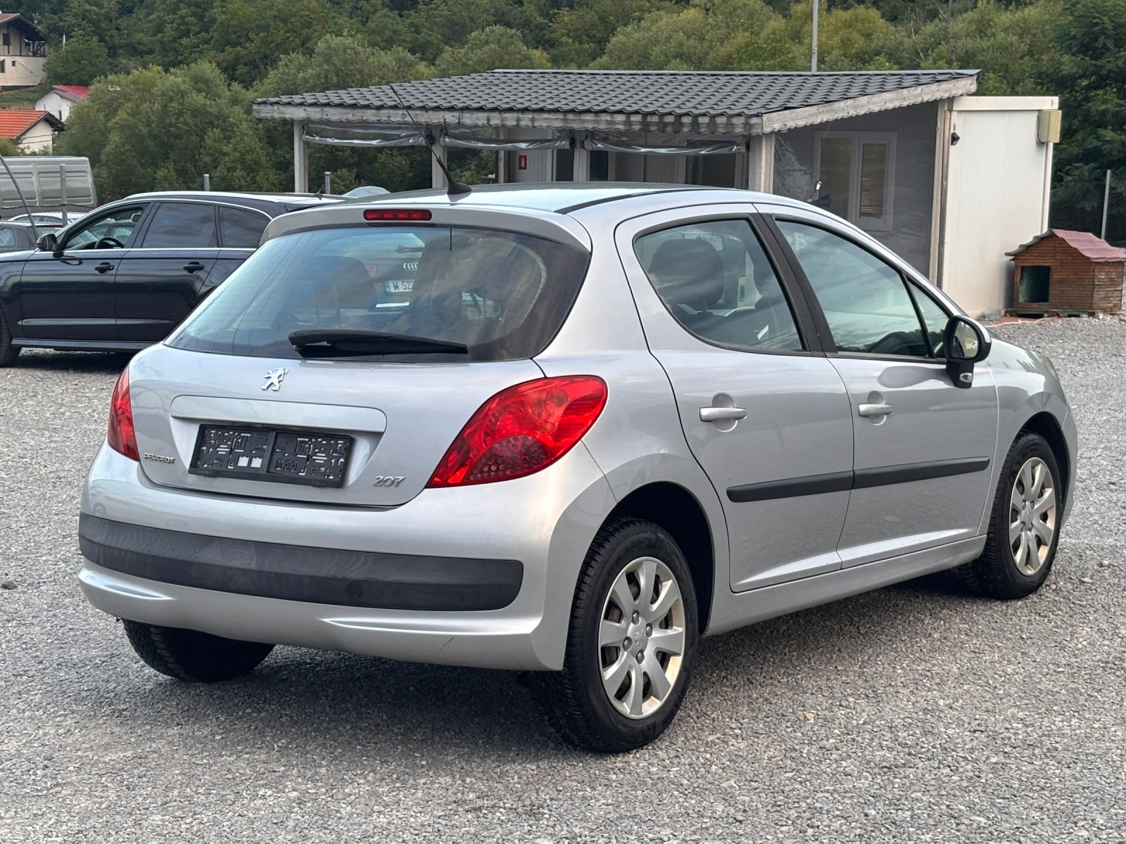 Peugeot 207 1.4i 88ps, снимка 6 - Автомобили и джипове - 55283804