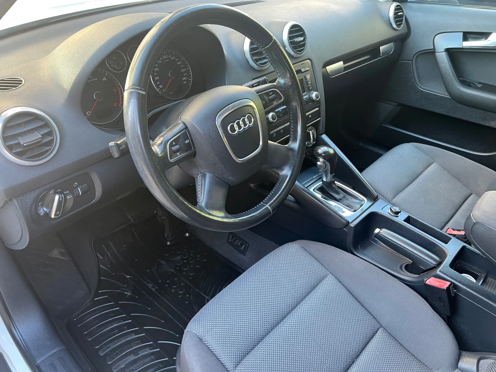 Audi A3 1.6 TDI, снимка 9 - Автомобили и джипове - 56252687