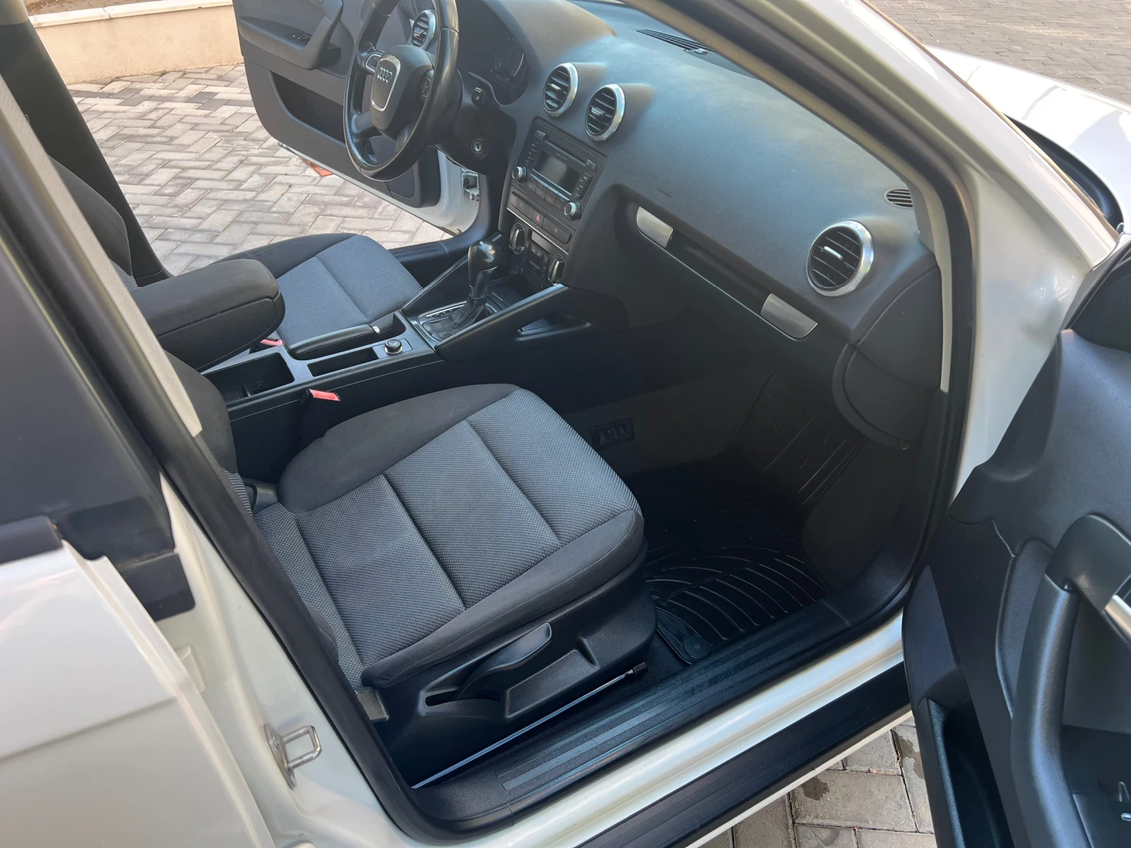 Audi A3 1.6 TDI, снимка 12 - Автомобили и джипове - 56252687