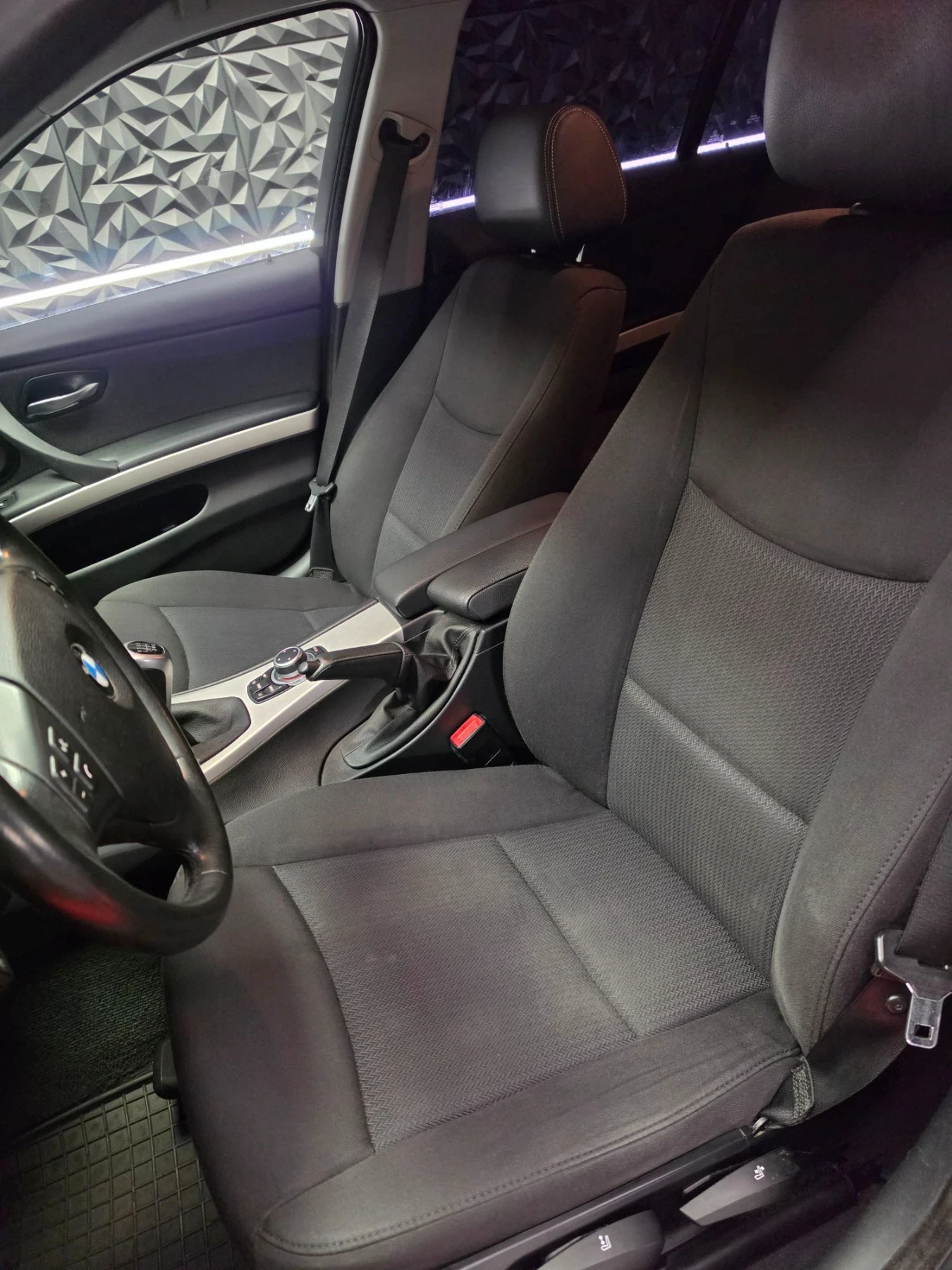 BMW 320 2.0D* 177к.с* FACE* ЛИЗИНГ* НАВИ* PARK* КЛИМА* ТЕМ, снимка 13 - Автомобили и джипове - 56357984
