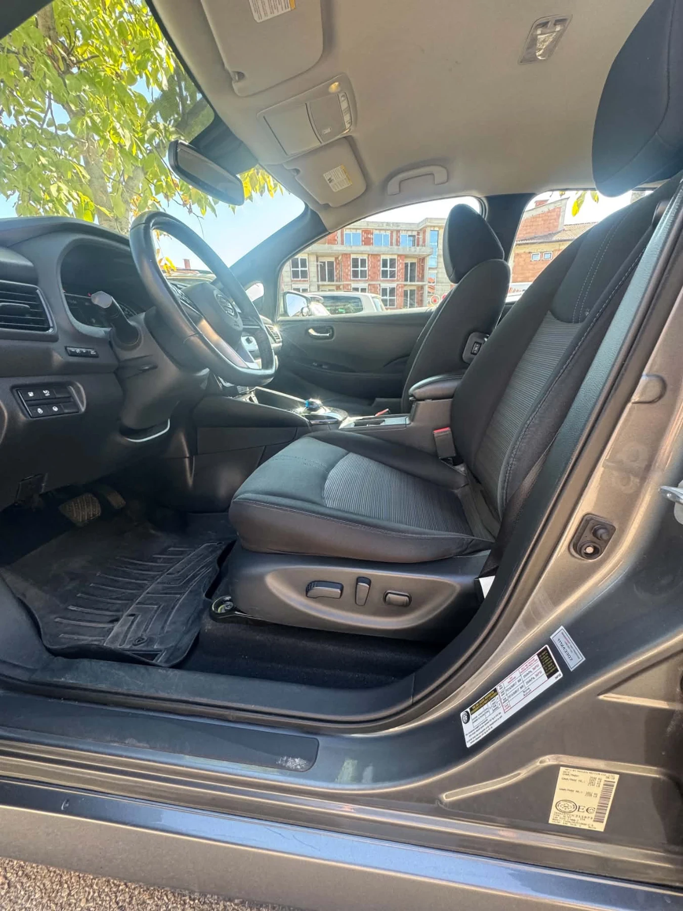 Nissan Leaf , снимка 11 - Автомобили и джипове - 56448778